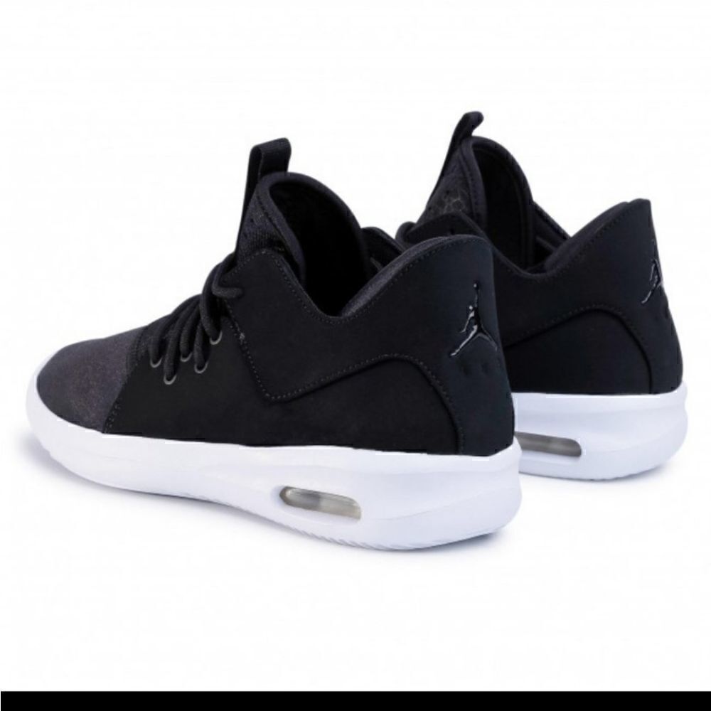 Jordan First Class sneakers size 7.5 - Picture 2 of 9